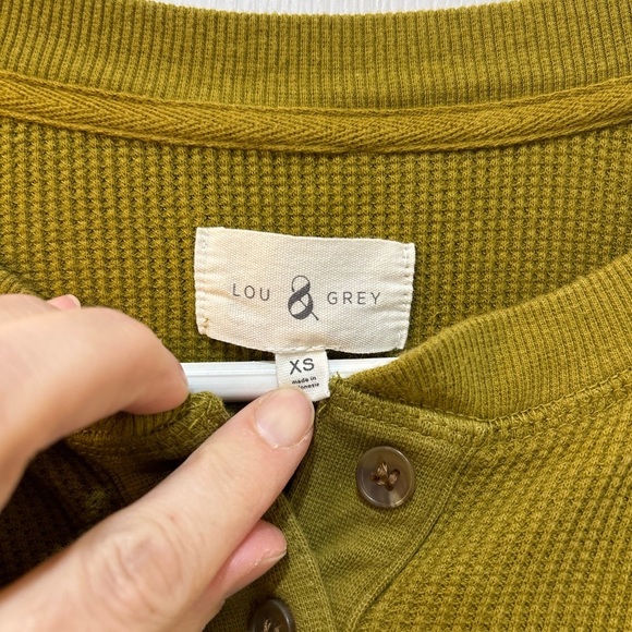 Lou Grey Waffle Knit Henley Women XS Chartreuse Cropped Boxy Casual Fall Layers - Picture 3 of 9